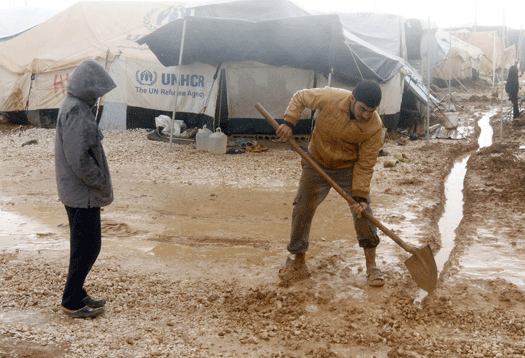 (إدارة الزعتري) تقول ان وضعه مطمئن