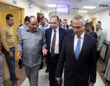 وزراء الداخلية والاعلام والصحة يعودون مصابي