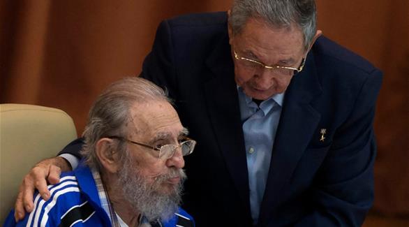 فيدل كاسترو يخرج من عزلته ويتحدث