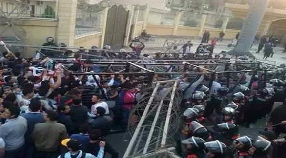 مصر: تأجيل محاكمة 16 متهما في