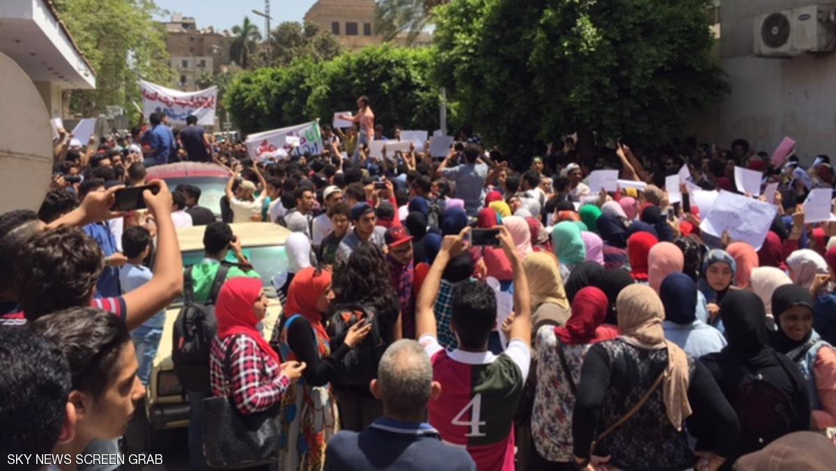 مطالب بإقالة وزير التعليم المصري بعد