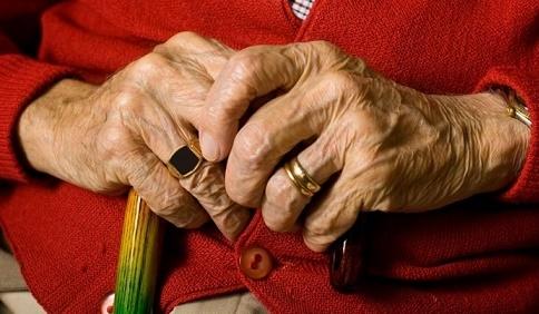 الكرك: وفاة المعمرة العرود عن 105