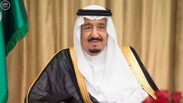 خادم الحرمين: سنقف مع المسلمين في