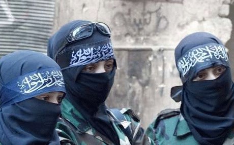 بعد التحاقها بداعش .. تونسي يتبرأ