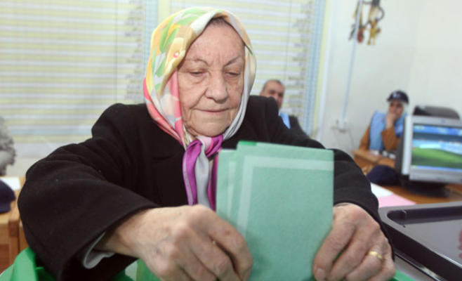 انتقادات حزبية لمشروع نظام (دعم الأحزاب)