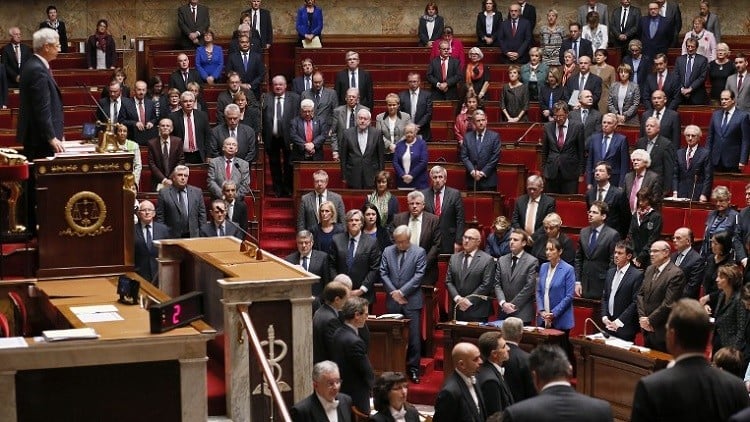 فرنسا: الجمعية الوطنية توافق على تمديد