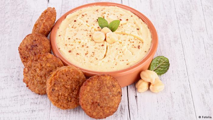تخفيض الوزن بالفلافل والبطاطا والتمر