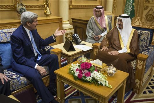 الملك سلمان وكيري يدعوان إلى (تعبئة