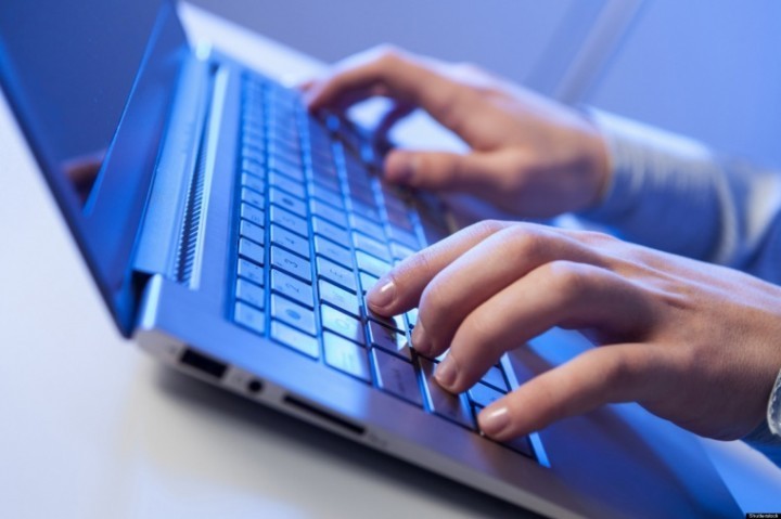 413 شخصا أمام القضاء بجرائم إلكترونية