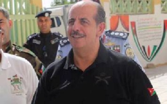 وزير الشباب يثني شابا عن الانتحار