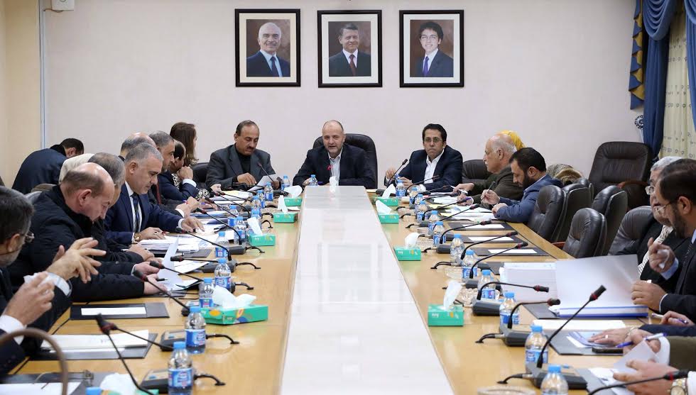 المالية النيابية تبحث معيقات الاستثمار والحركة