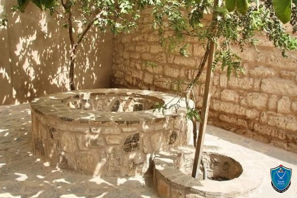 وفاة شاب واصابة اخية اختناقا ببئر