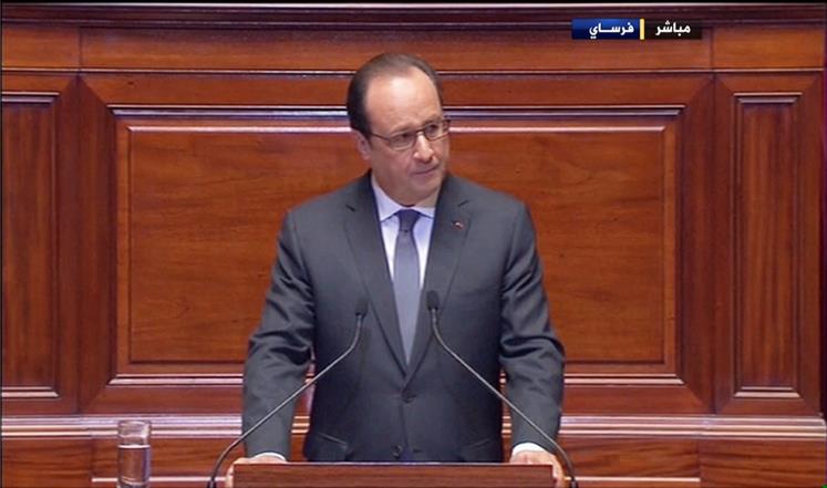 هولاند: نحارب عدوا لا يمثل أي