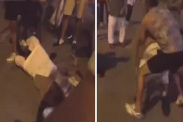 فيديو: مواطنون يعتدون بالضرب على شاب