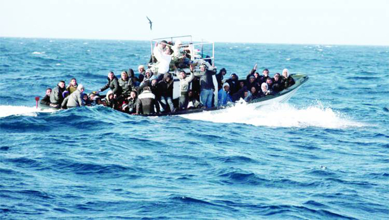 مصرع 22 شخصا على سفينة مهاجرين