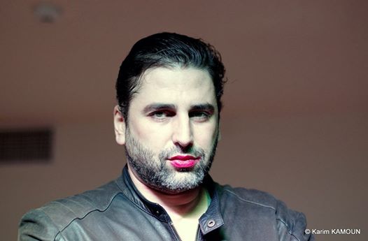 هل يضع رجال العرب ( أحمر