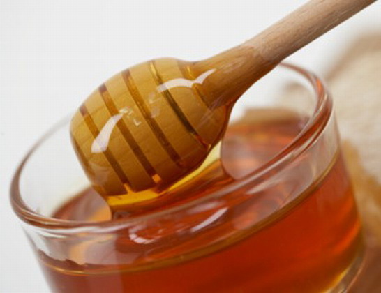 4 ماسكات مذهلة من العسل لتوهج