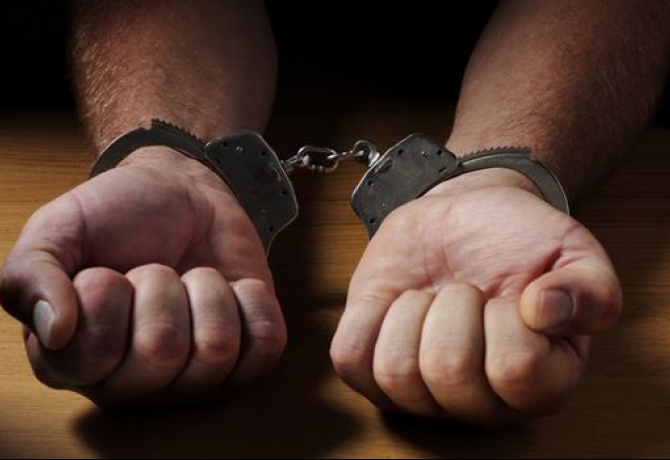 توقيف معلم بالرصيفه اثر شكوى من