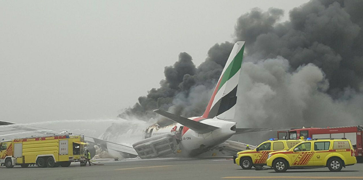 حادث تحطم طائرة إماراتية في مطار