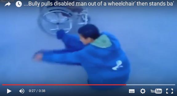 بالفيديو: مشلول يمشي على قدميه خلال