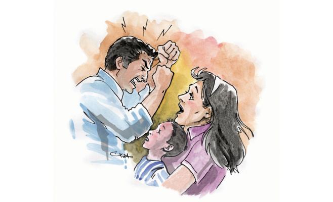(راوية) تدفع طفولتها وتعليمها ثمنا لمناكفات