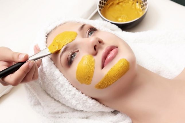 الكركم للتخلص من ندبات البشرة