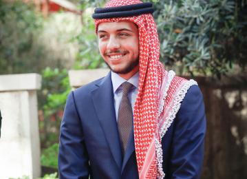 ولي العهد يتابع تمرينا ليليا للعمليات