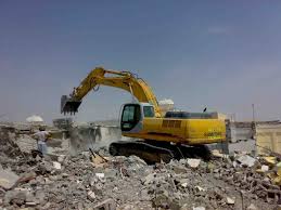 الاحتلال يهدم مدرسة بالعيزرية شرق القدس