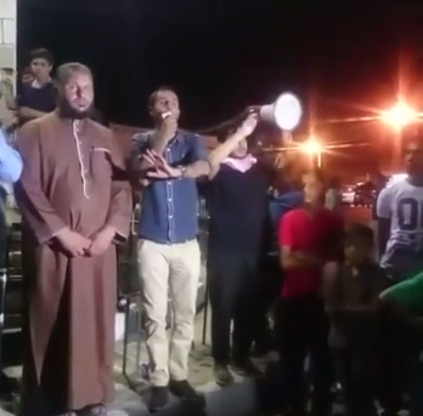 شباب ذيبان في مسيرة ليلية حاشدة: