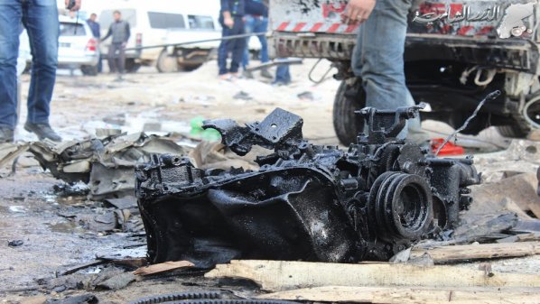 سيارة مفخخة تخلف قتلى وجرحى في