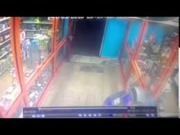 بالفيديو.. لحظة تعرض رجل لهجوم بالمطرقة