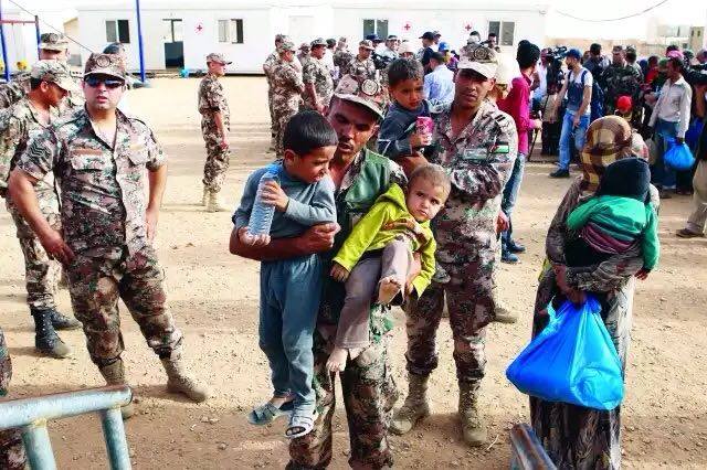 (المكون السوري).. عبارة يتوجس منها الشارع