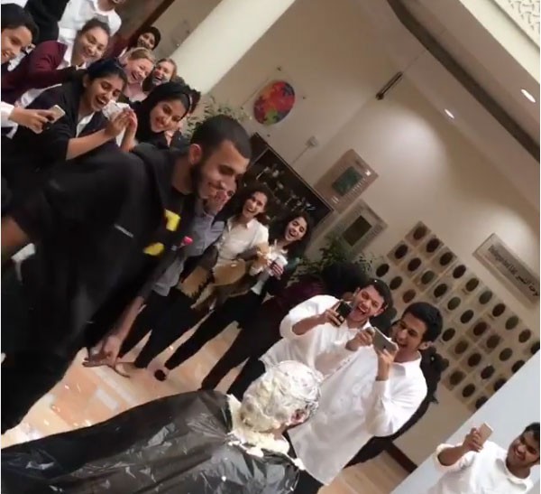 شاهد: نجل أحلام يثير جدلا كبيرا