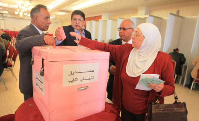 (الخضراء الجديدة) تعلن ترشيح أحمد فاخر