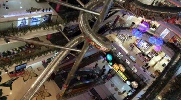 زلاجة أفعوانية من 5 طوابق ترعب