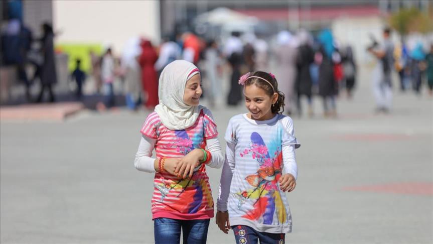 تركيا تعتزم زيادة عدد التلاميذ السوريين