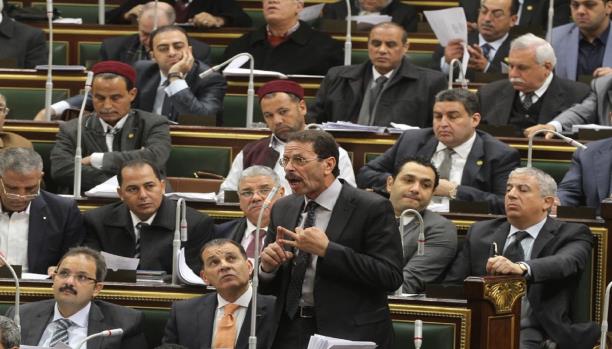 البرلمان المصري يتجه لمضاعفة قيمة بدلات
