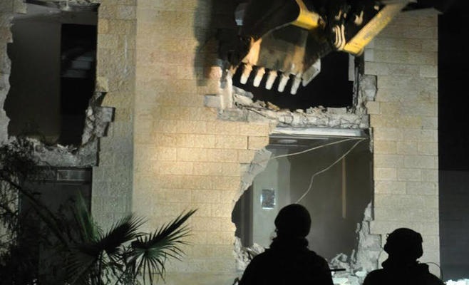 الاحتلال يهدم منزل أسير فلسطيني في
