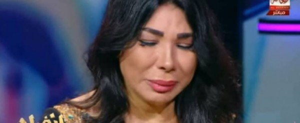 بالفيديو: فنانة مصرية تتعرض لأزمة قلبية