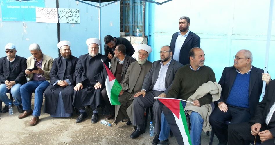 لبنان .. (أونروا) ترضخ للاحتجاجات وتجمد