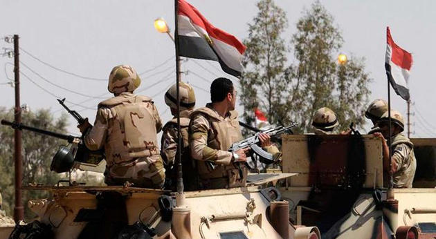 مقتل 4 جنود مصريين و30 مسلحا