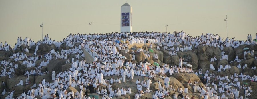 مليونا حاج على صعيد عرفات.. و(لبيك