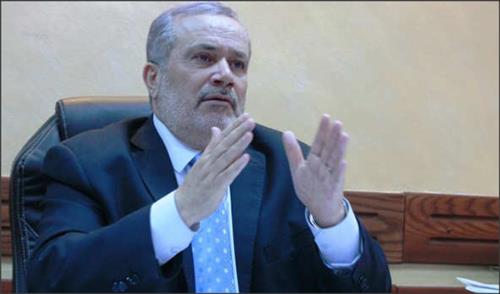 داود يتفقد مركز تسليم تصاريح الحج