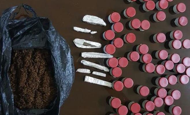 القبض على 12 مروجا للمخدرات بمداهمات
