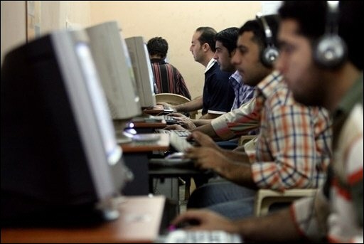 مقاهي الإنترنت : لا دخول لمن