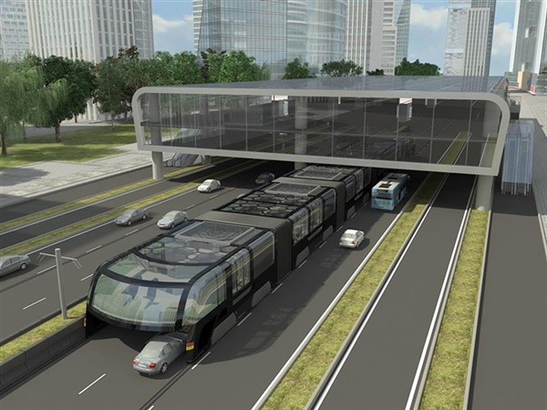 شاهد: الحافلة الخارقة تسير فوق السيارات