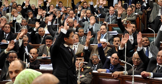 المترشحون للانتخابات غايتهم بلوغ قبة البرلمان