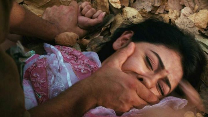 رجل أعمال يموت أثناء اغتصابه مراهقة