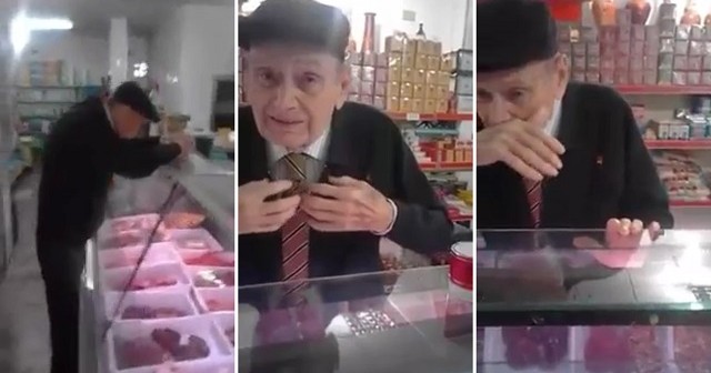 عجوز اسباني يبكي متأثرا بسماع آيات