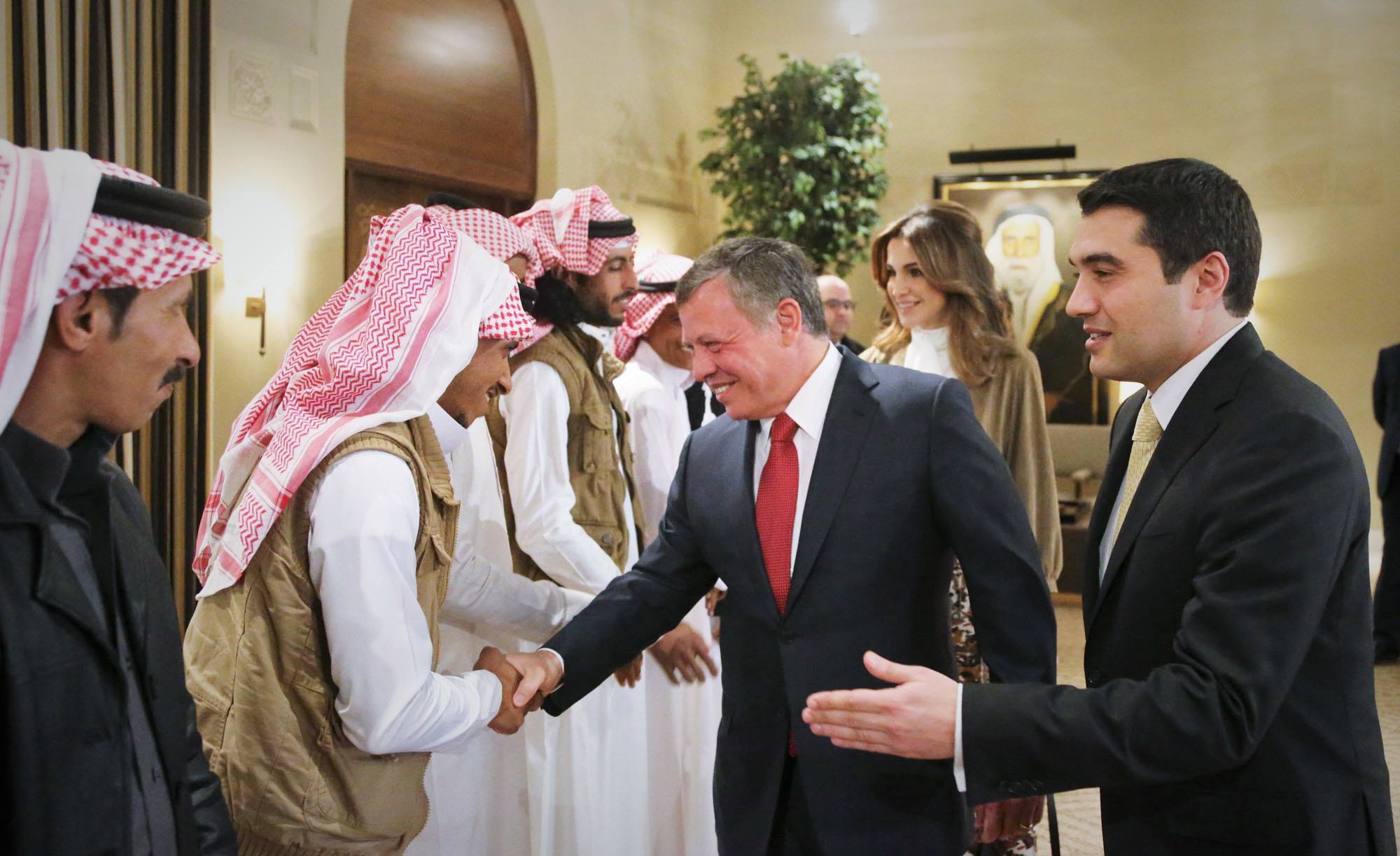 الملك يلتقي فريق عمل (ذيب)